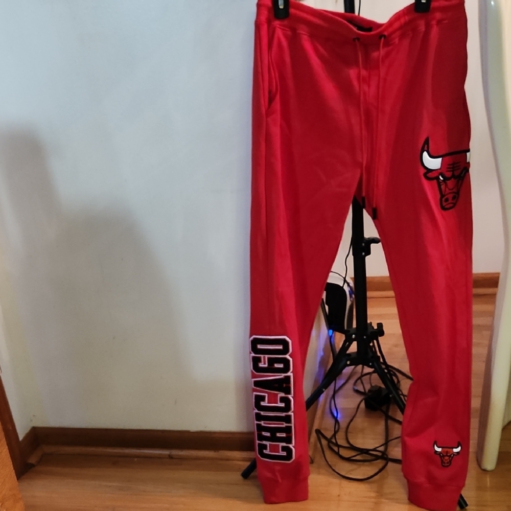 IC COLLECTION Men Chicago Bulls Red Sweatpants with Bulls Logo